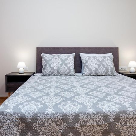 Barbaras Apartments Като Дарацо Екстериор снимка