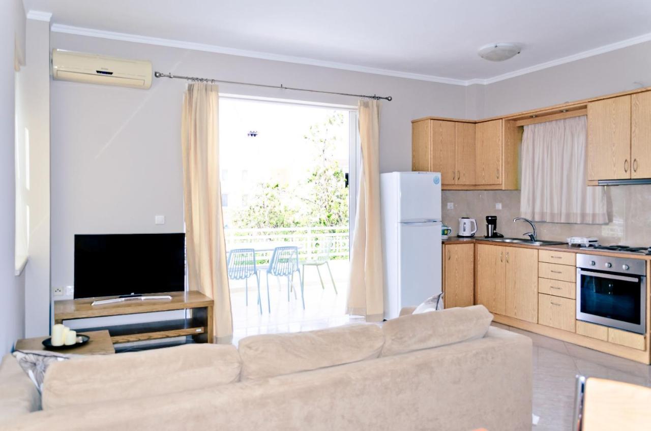Barbaras Apartments Като Дарацо Екстериор снимка