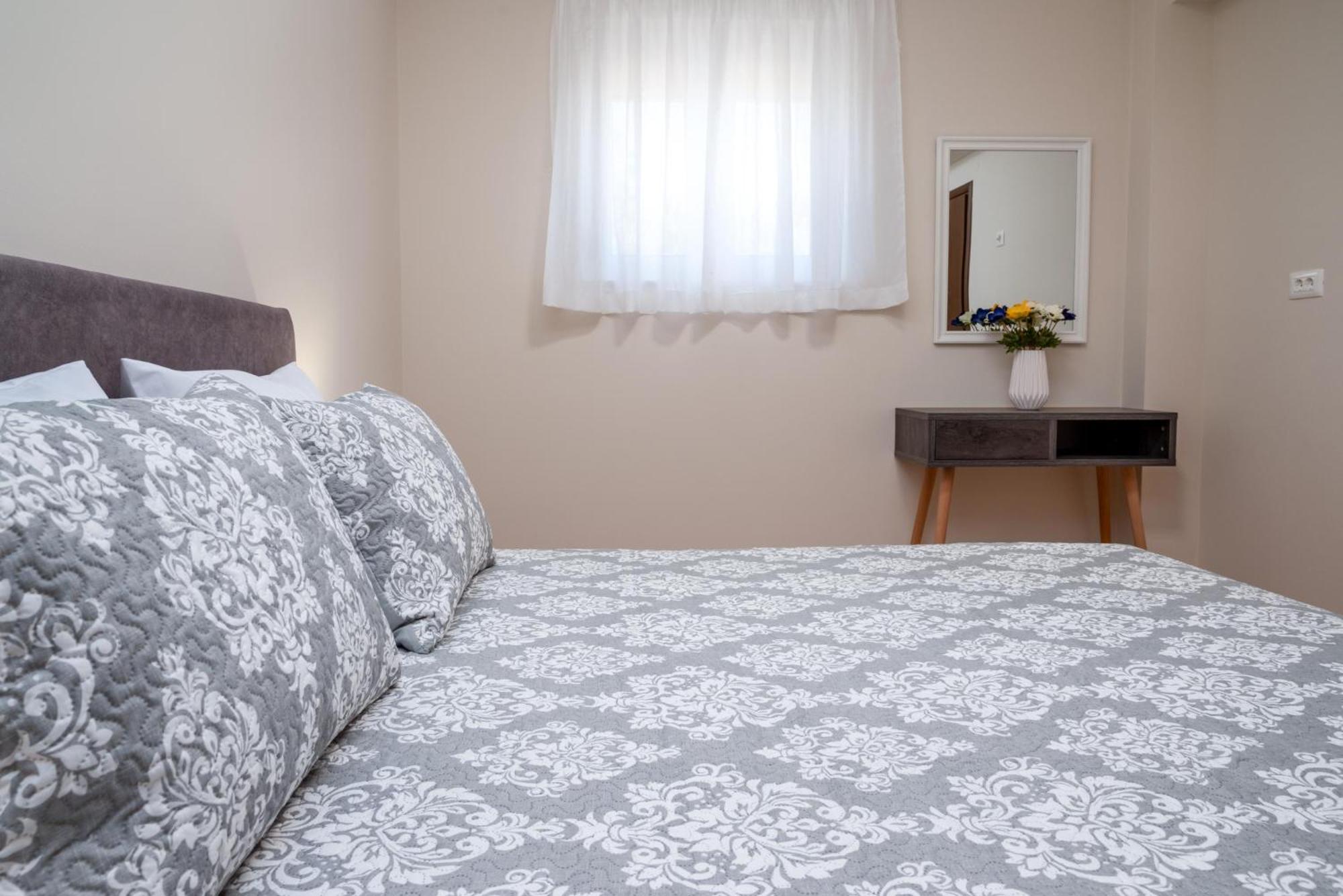 Barbaras Apartments Като Дарацо Екстериор снимка