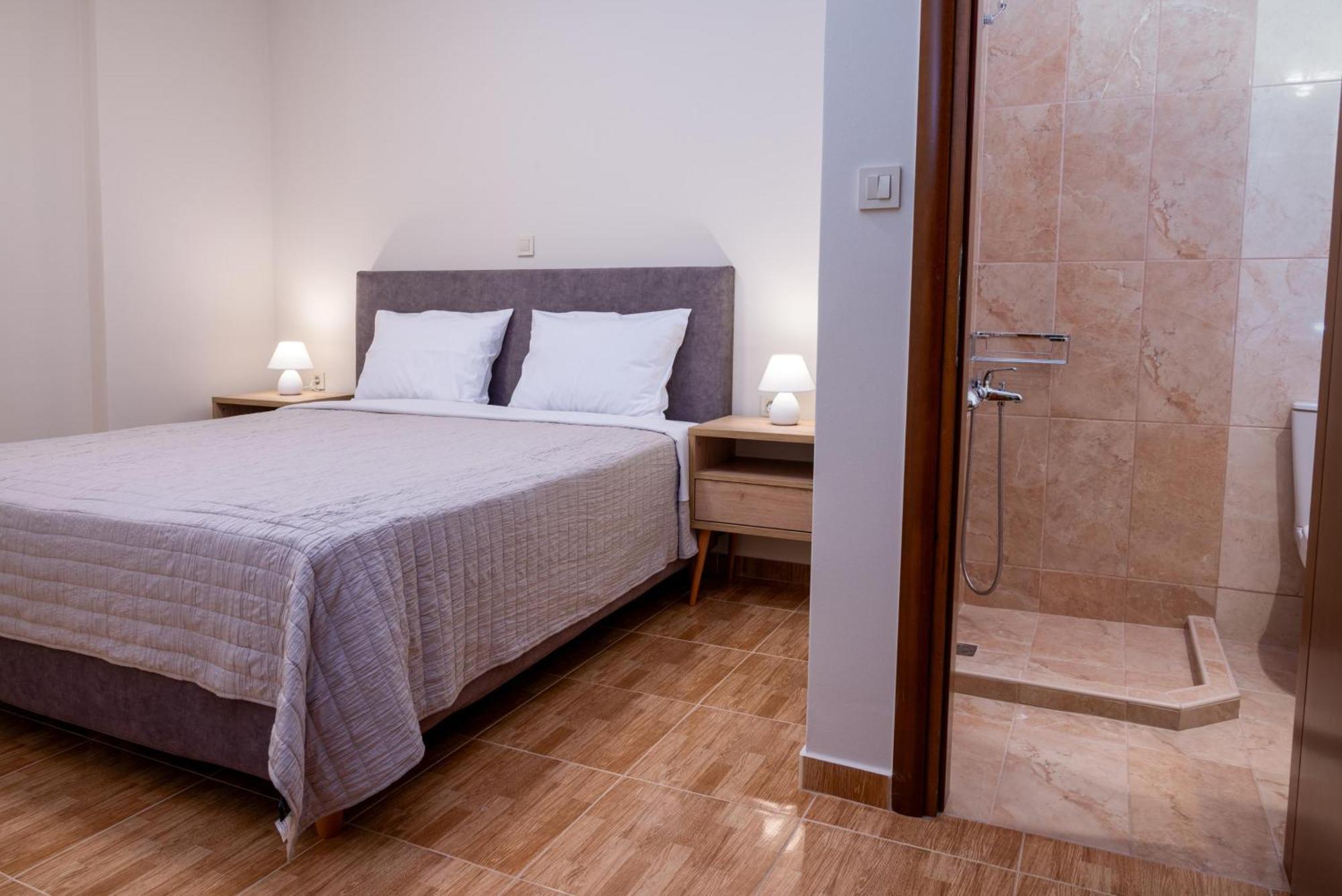 Barbaras Apartments Като Дарацо Екстериор снимка