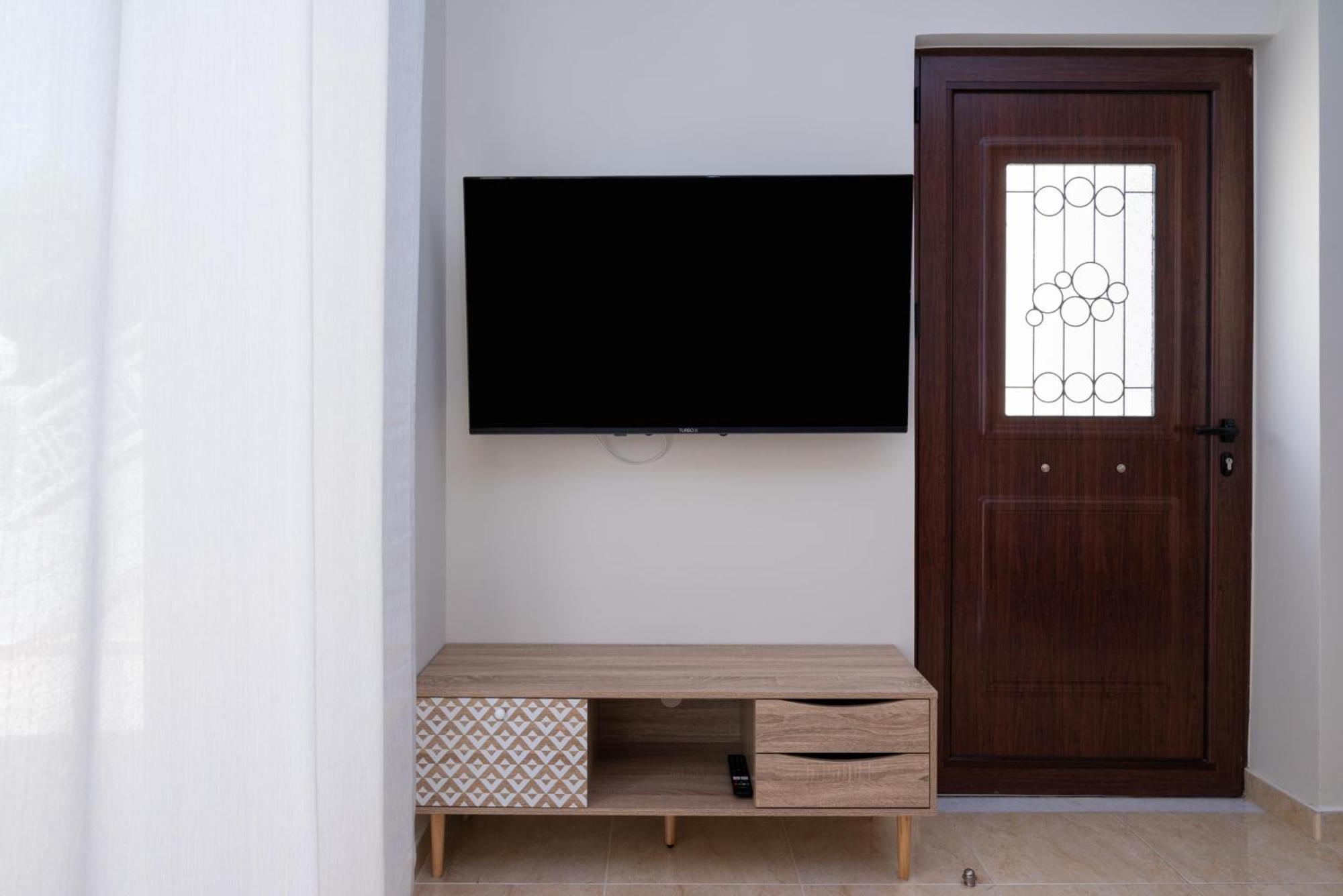 Barbaras Apartments Като Дарацо Екстериор снимка