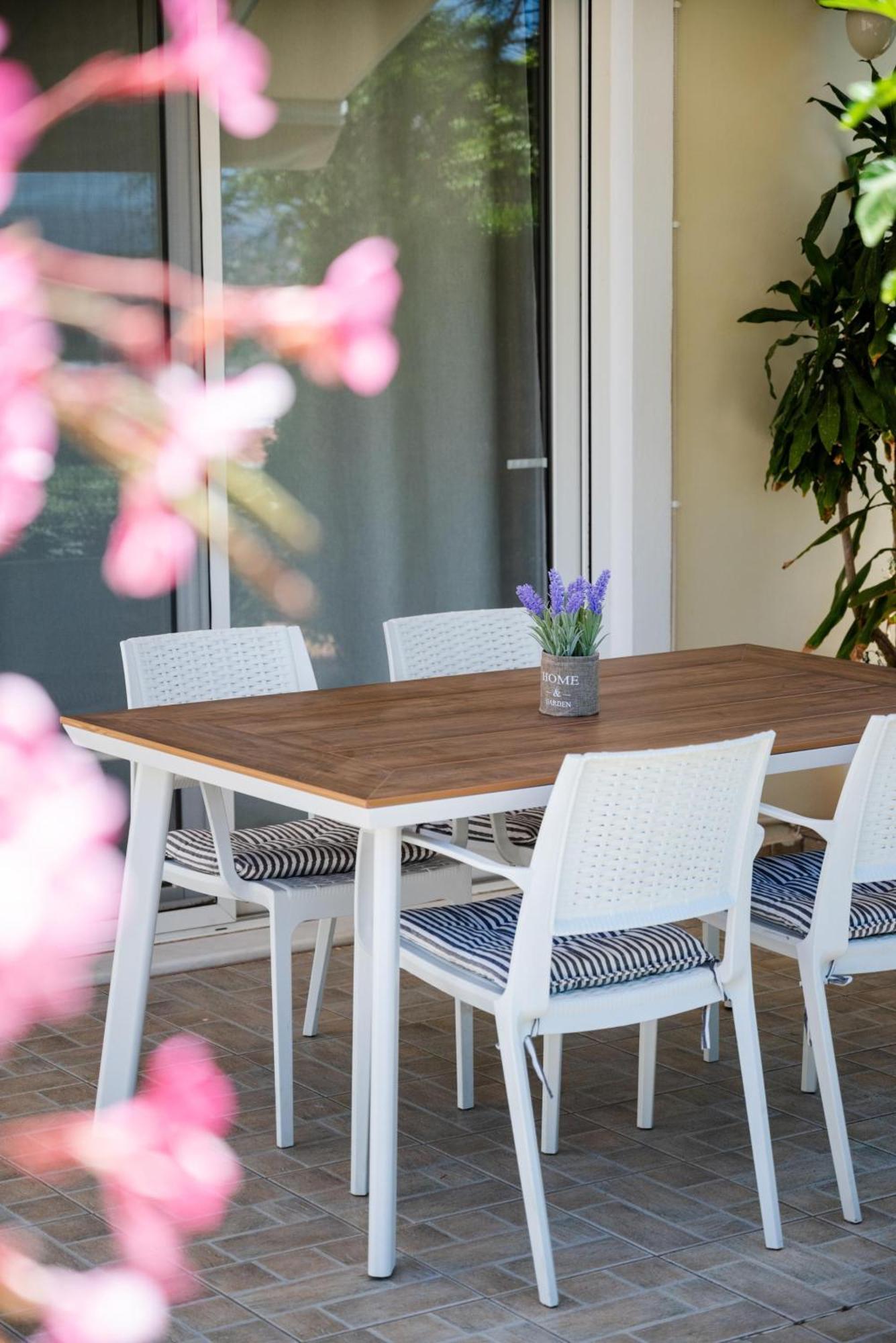 Barbaras Apartments Като Дарацо Екстериор снимка